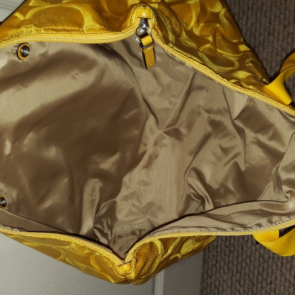 Large COACH tote - Picture 3 of 5